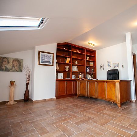 Rodon Apartment With Great View, Sauna And Jacuzzi 里托楚伦 外观 照片